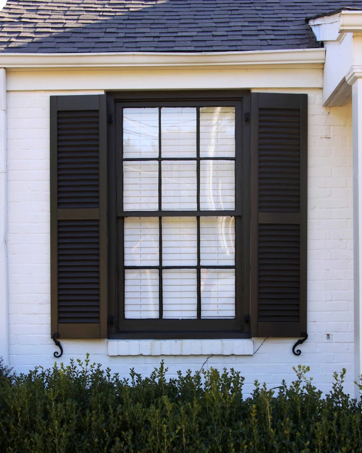 Why Choose Mid America Exteriors for Your Casement Window Installation?