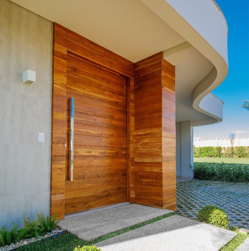 Why Choose Mid America Exteriors for Your MI Door Project?