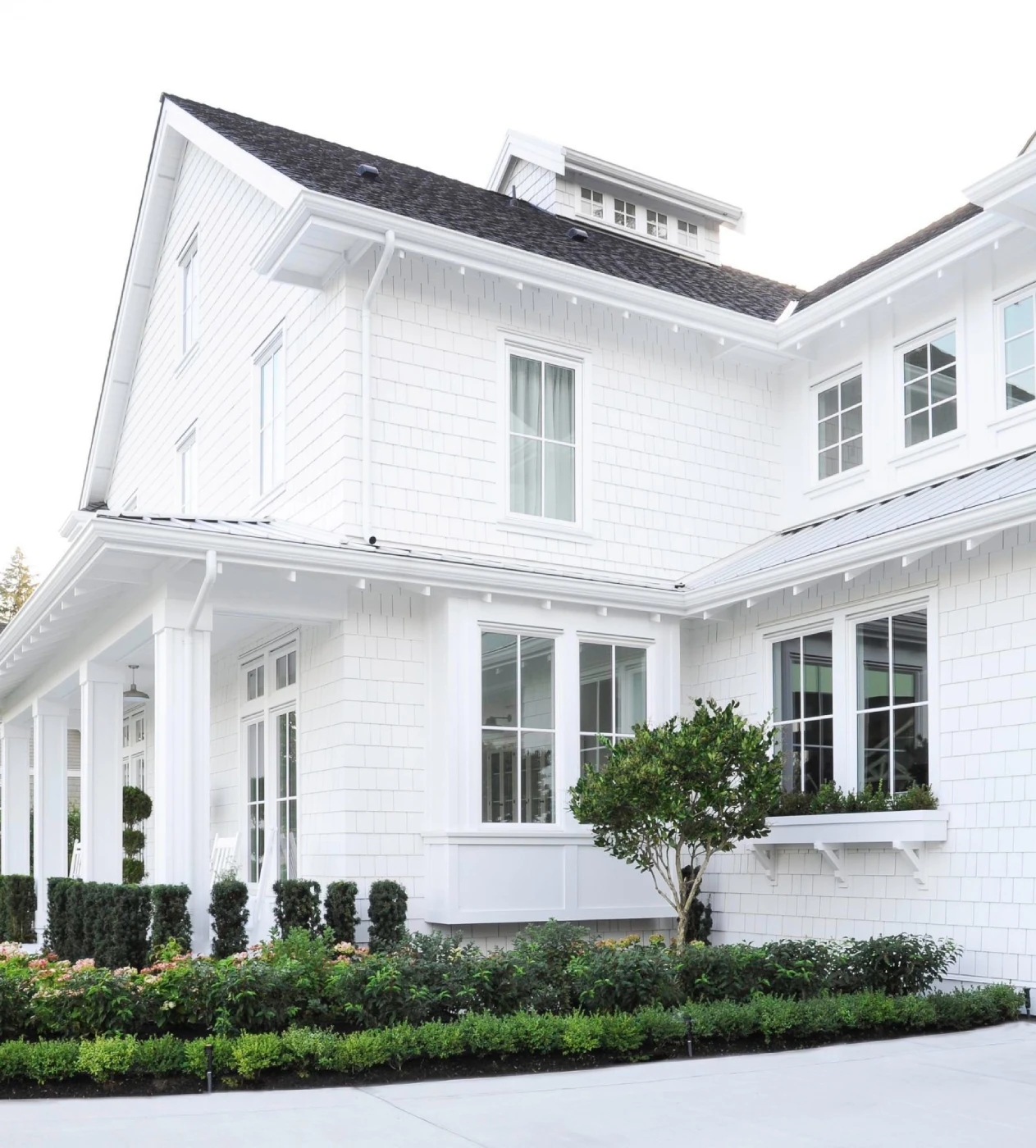 Why Rose Hill Homeowners Choose Mid America Exteriors for Window Installation